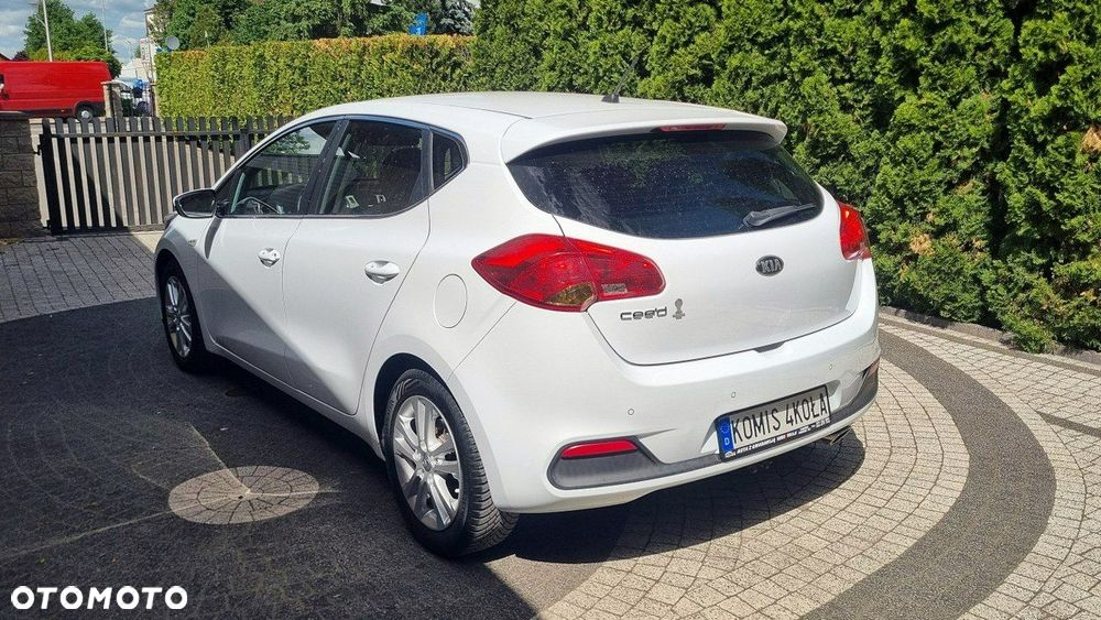 Kia Ceed - 4