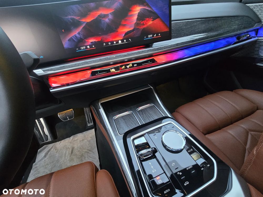 BMW Seria 7 - 25