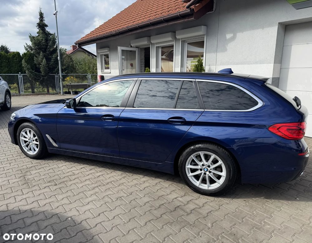 BMW Seria 5 520i Sport Line - 10