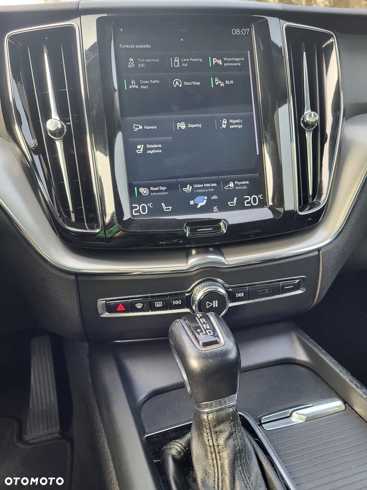 Volvo XC 60 T5 AWD Momentum - 6