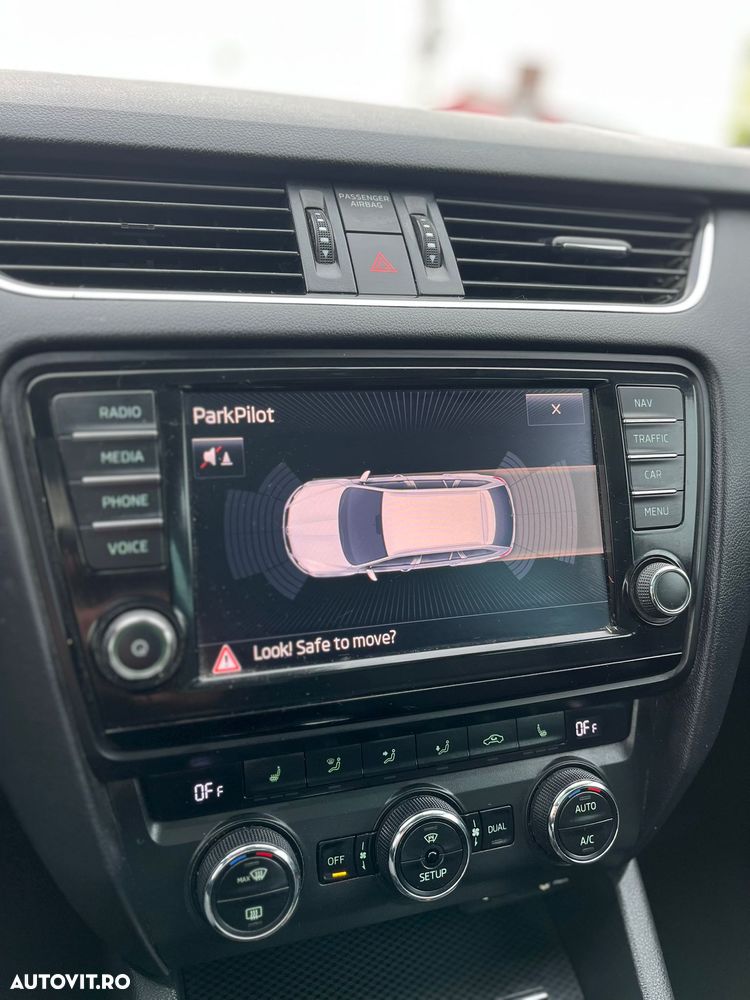 Skoda Octavia 2.0 TDI (Green tec) DSG RS - 40