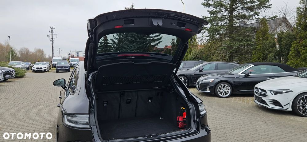 Porsche Macan Turbo - 22