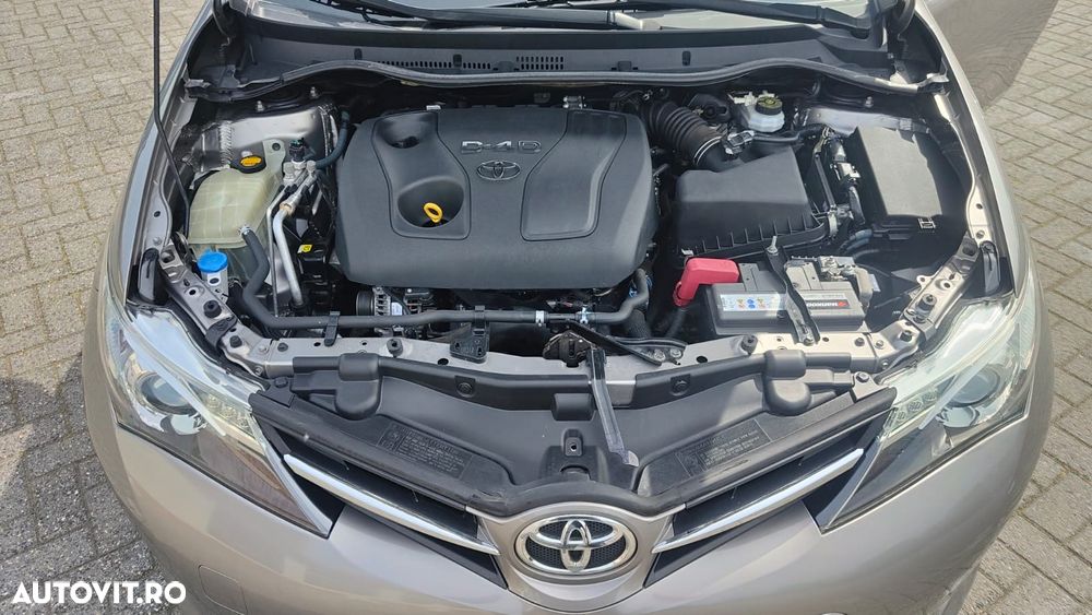 Toyota Auris 1.4 D-4D - 7