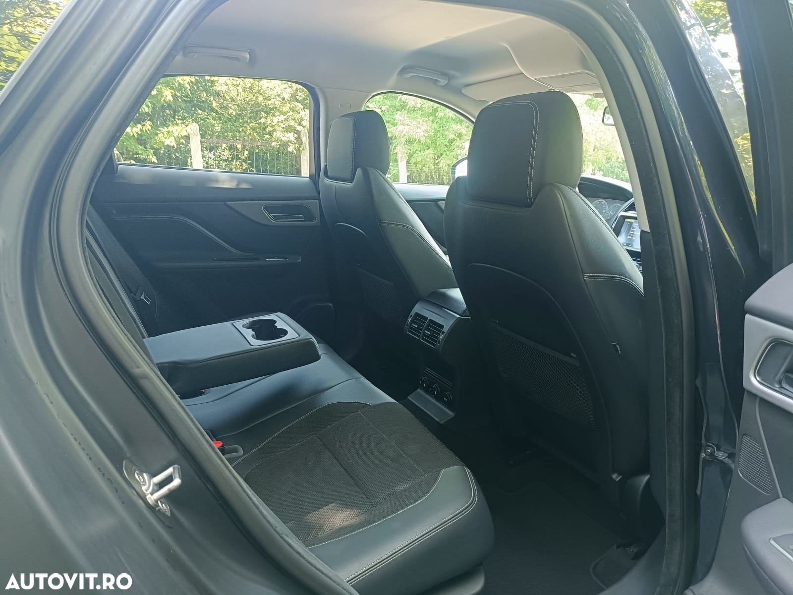 Jaguar F-Pace 20d AWD Aut. R-Sport - 30