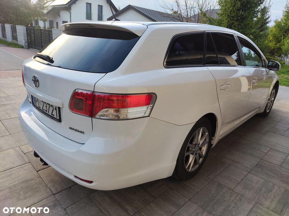 Toyota Avensis 1.8 Comfort - 2