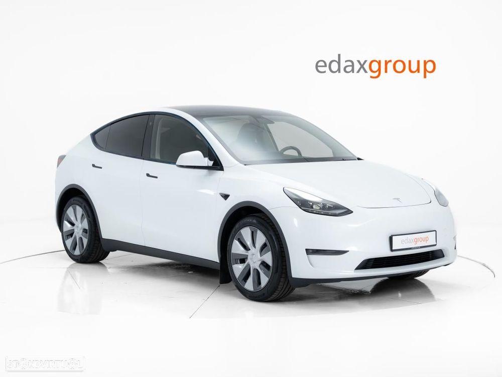Tesla Model Y Long Range Dual Motor AWD - 2