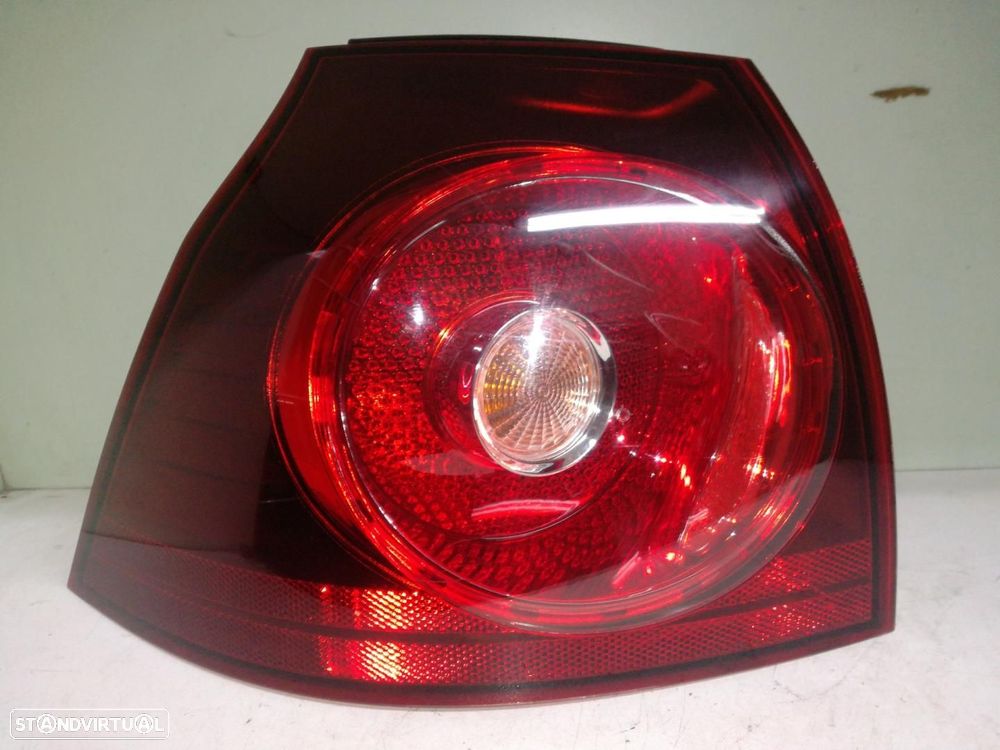 FAROLIM TRASEIRO ESQUERDO VOLKSWAGEN GOLF V 1K110.2003 - 1