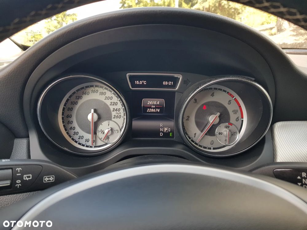 Mercedes-Benz GLA 220 CDI 4Matic 7G-DCT Style - 12