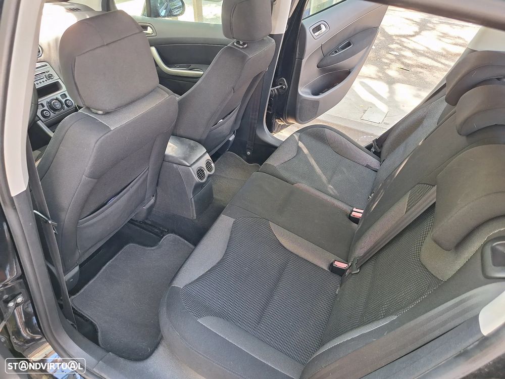Peugeot 308 - 8