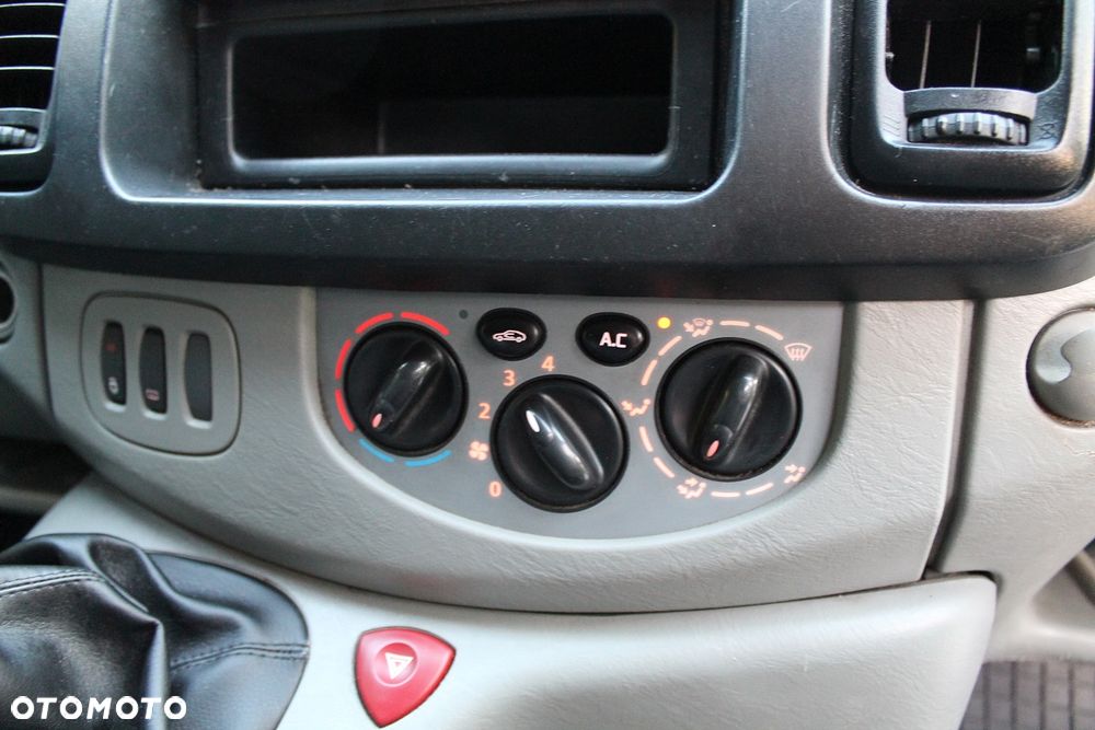 Opel Vivaro - 18