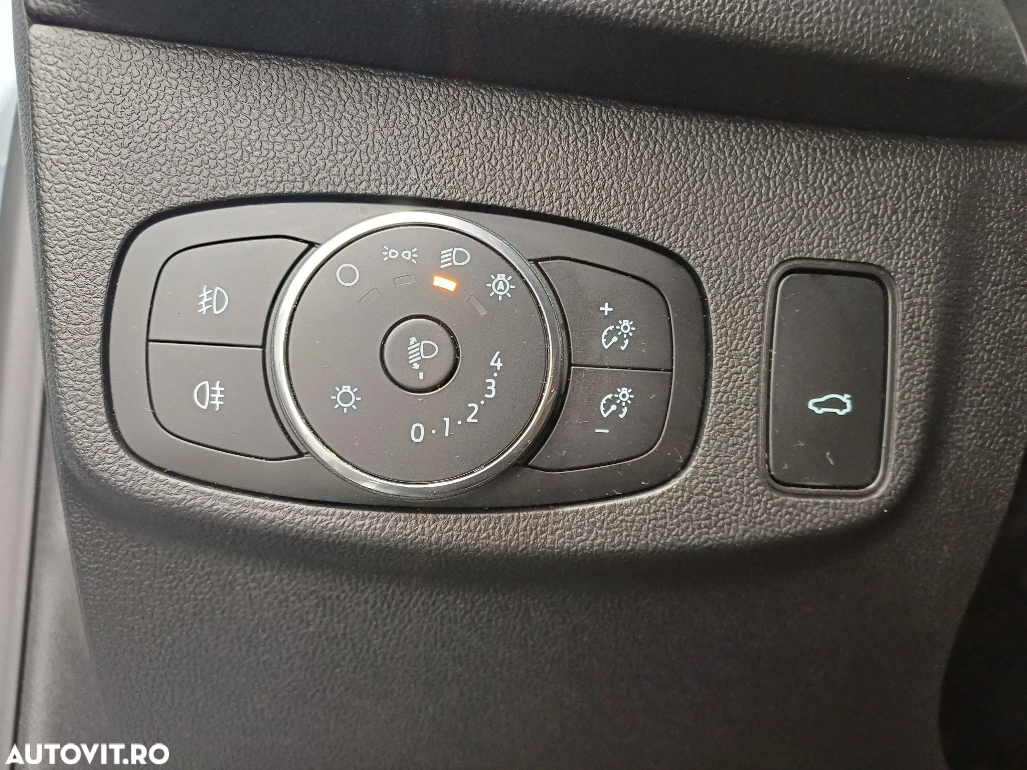 Ford Focus 1.0 EcoBoost Connected - 11