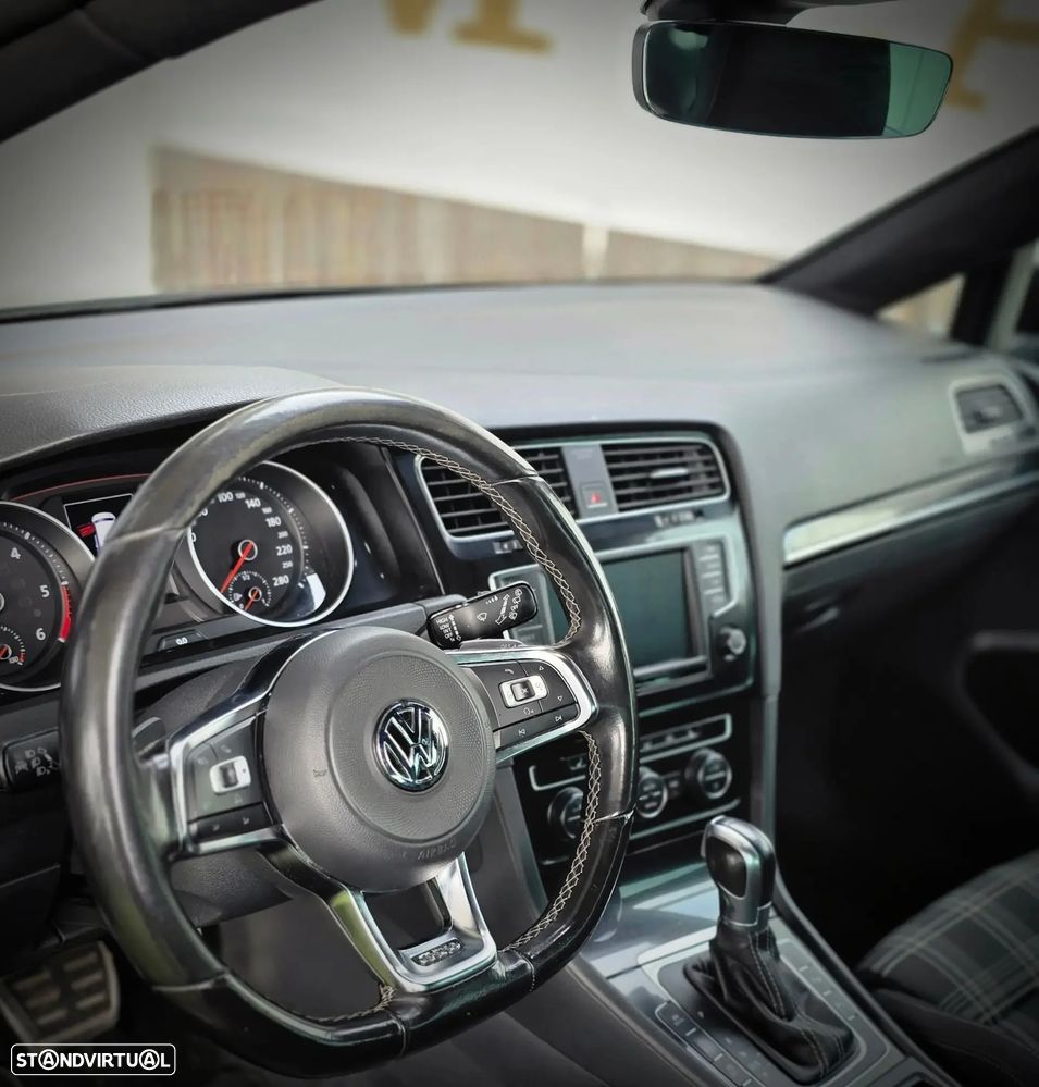 VW Golf 2.0 TDI GTD DSG - 21