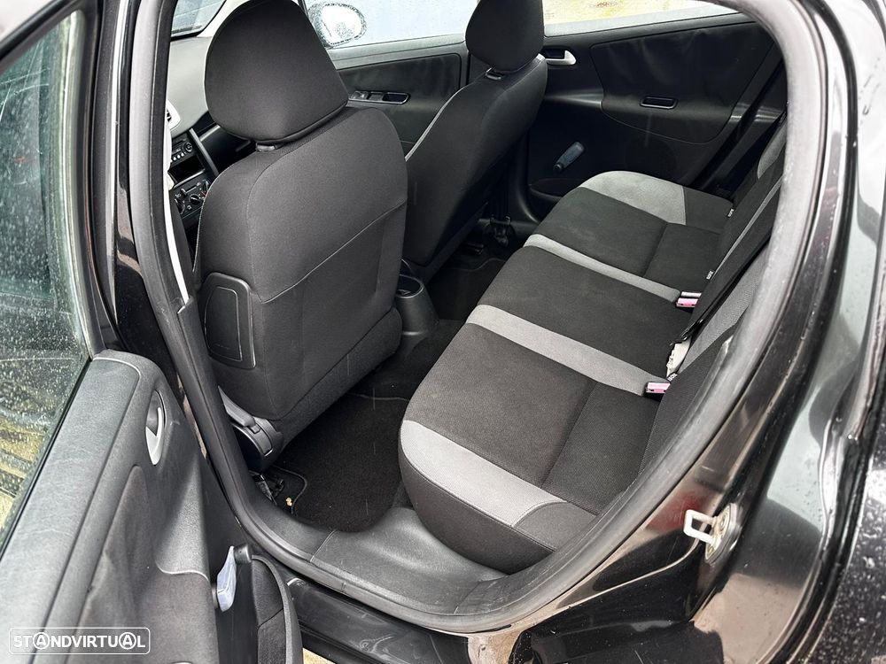 Peugeot 207 1.4 16V Active - 34