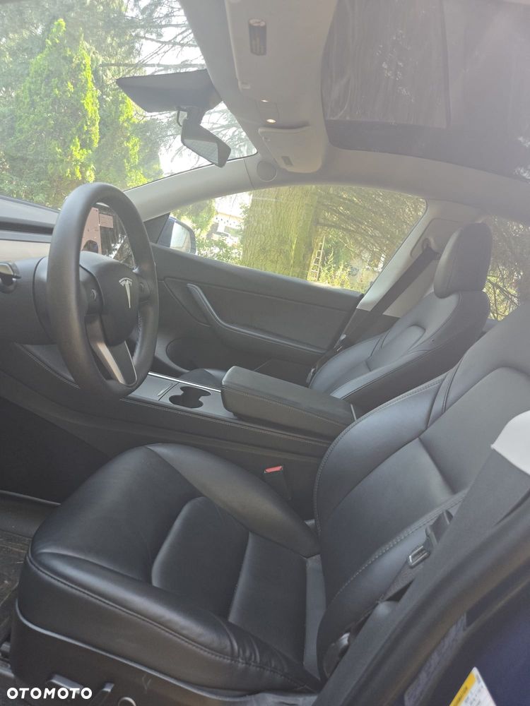 Tesla Model Y Long Range AWD - 20