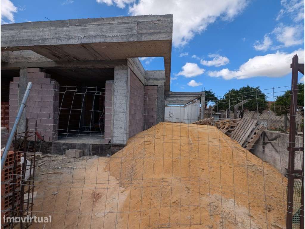 Moradia térrea com arquitectura contemporânea com Piscina no Pinha ... - Grande imagem: 4/16