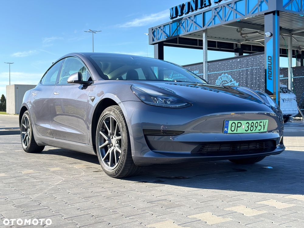 Tesla Model 3 Standard Range Plus - 1