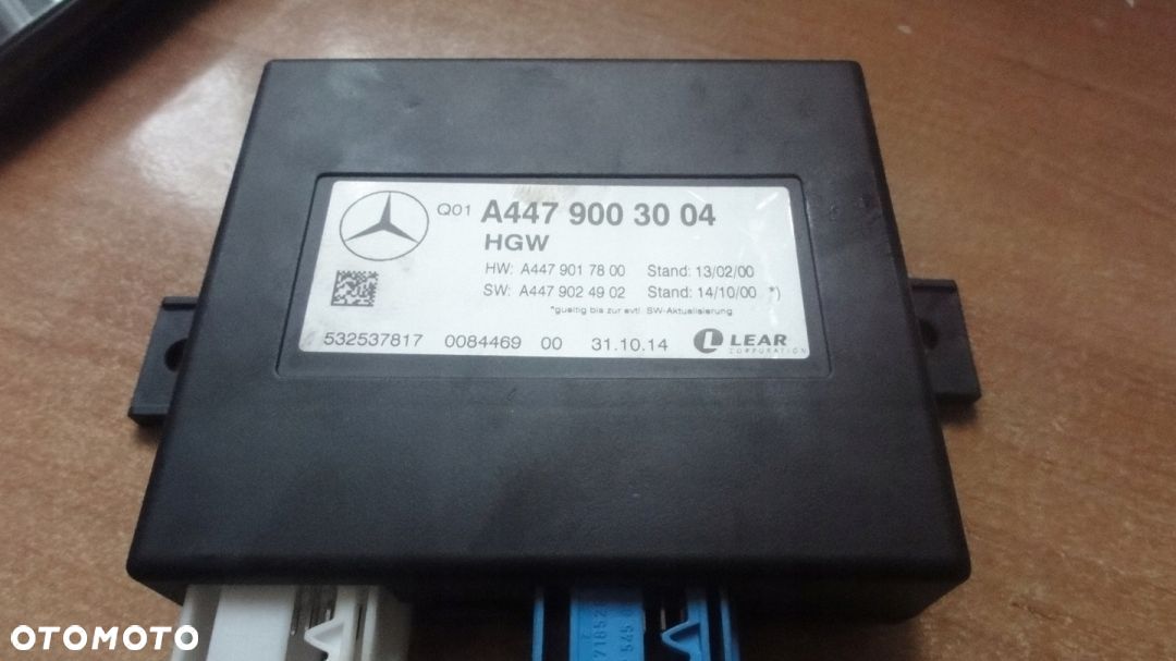 MERCEDES W447 V-KLASA MODUŁ A4479003004 - 1