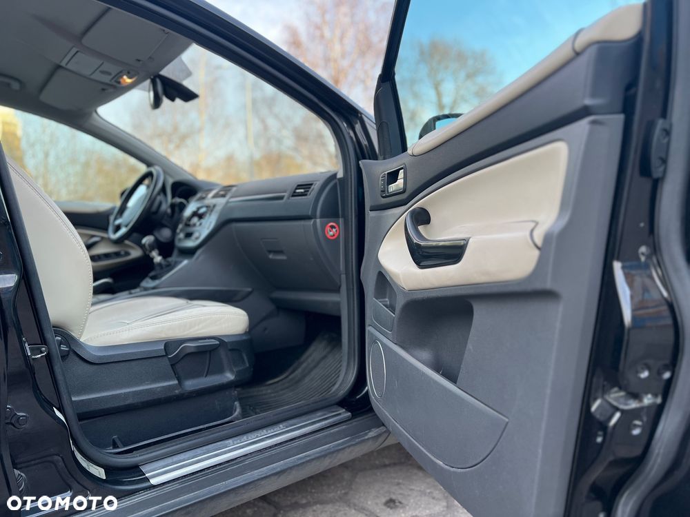 Ford Kuga 2.0 TDCi Titanium FWD - 12