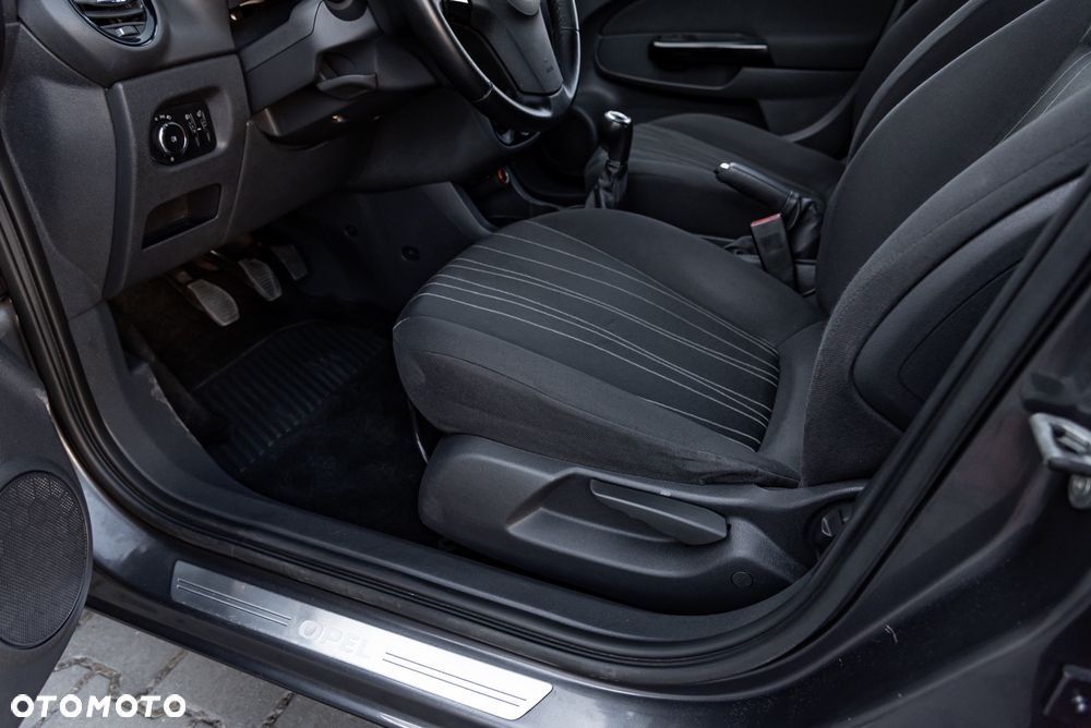 Opel Corsa 1.4 16V Cosmo - 20