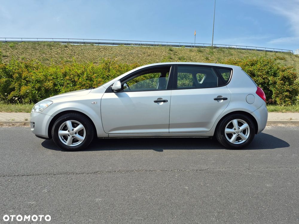 Kia Ceed - 5