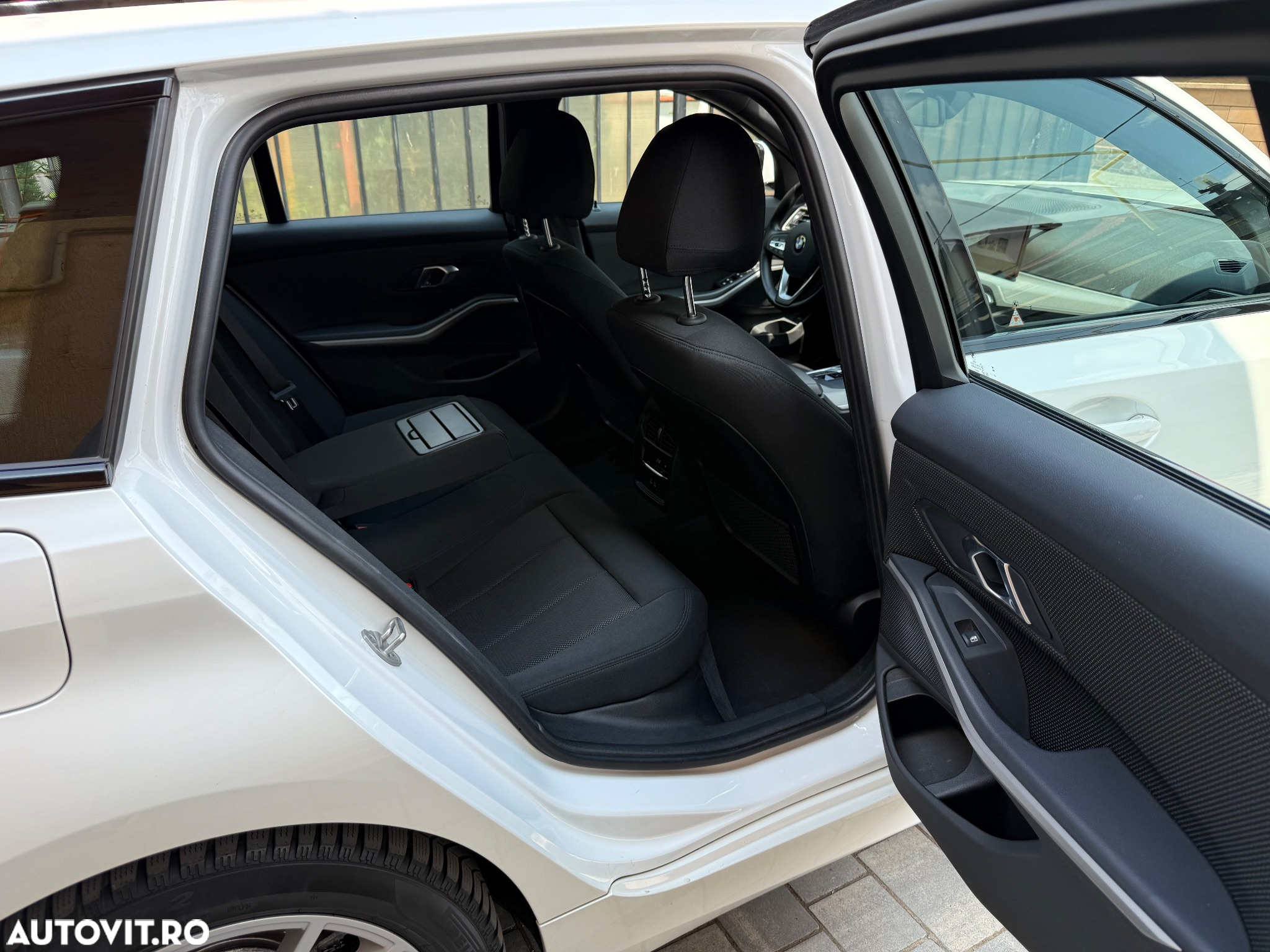 BMW Seria 3 318i Touring Aut. - 16