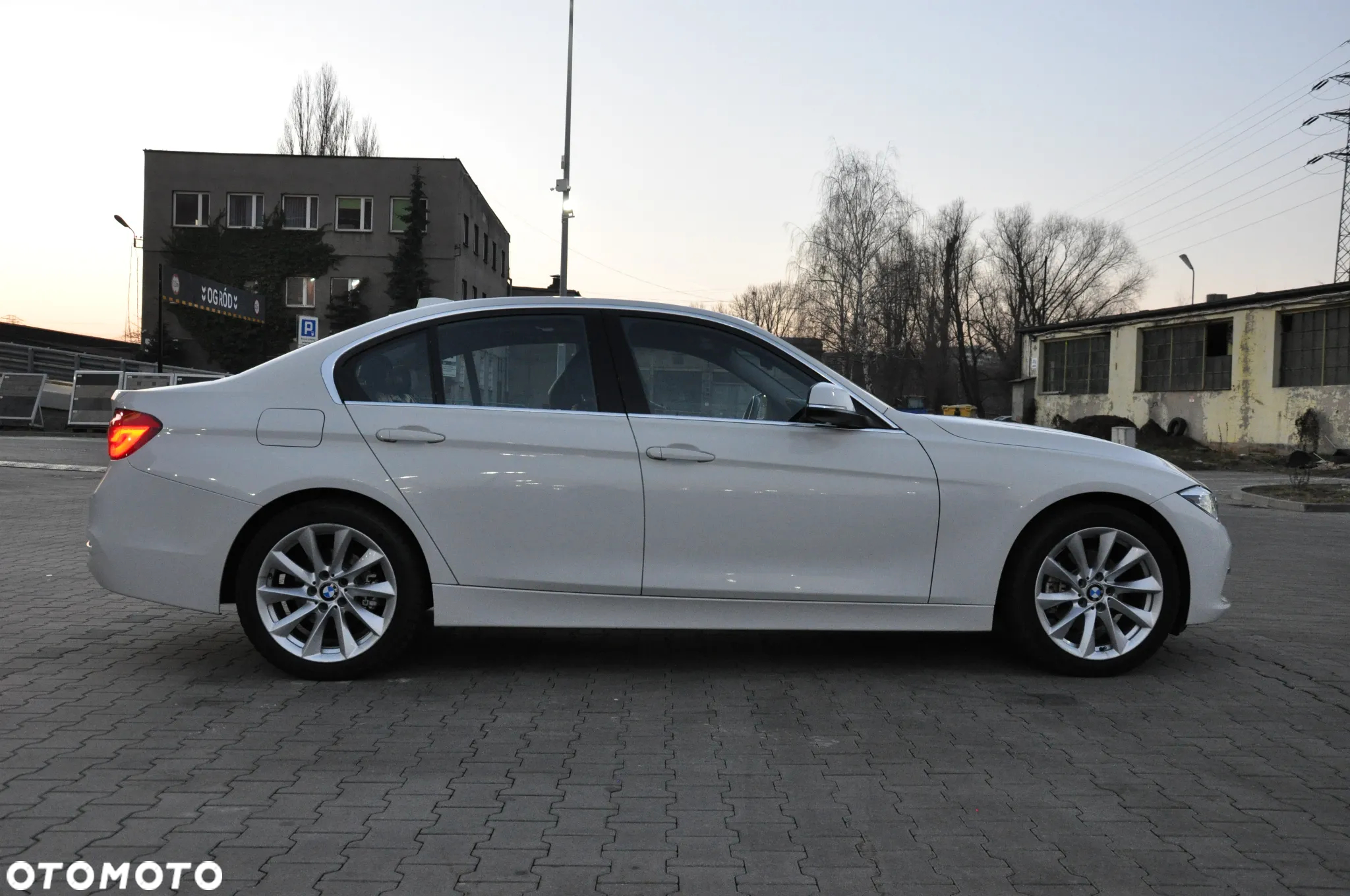 BMW Seria 3 320i xDrive Luxury Line - 8
