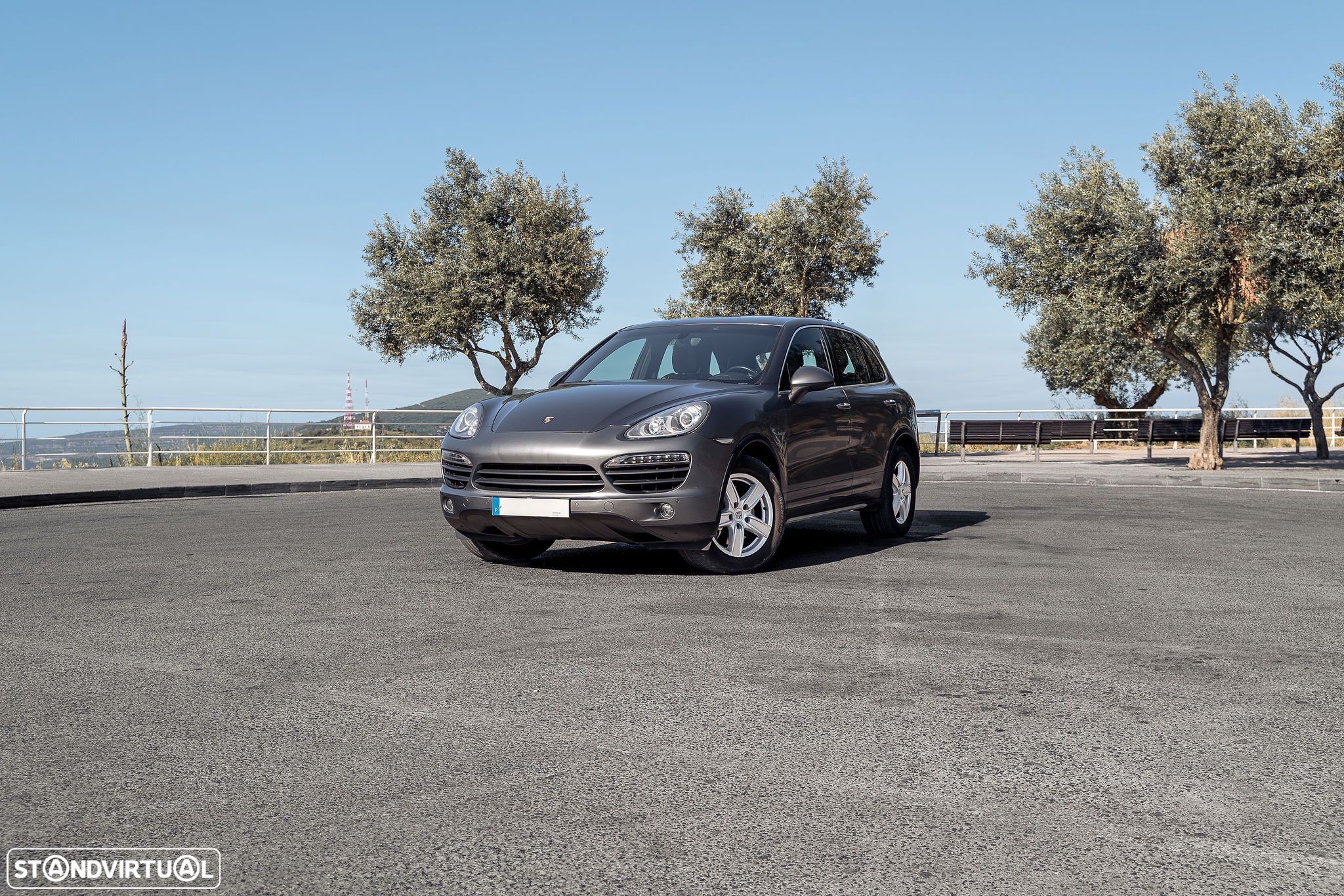 Porsche Cayenne S Hybrid - 1