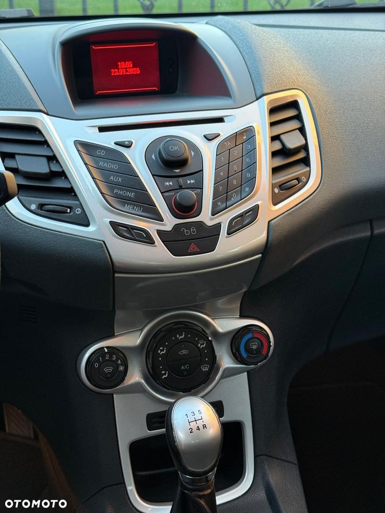 Ford Fiesta 1.4 Titanium - 9