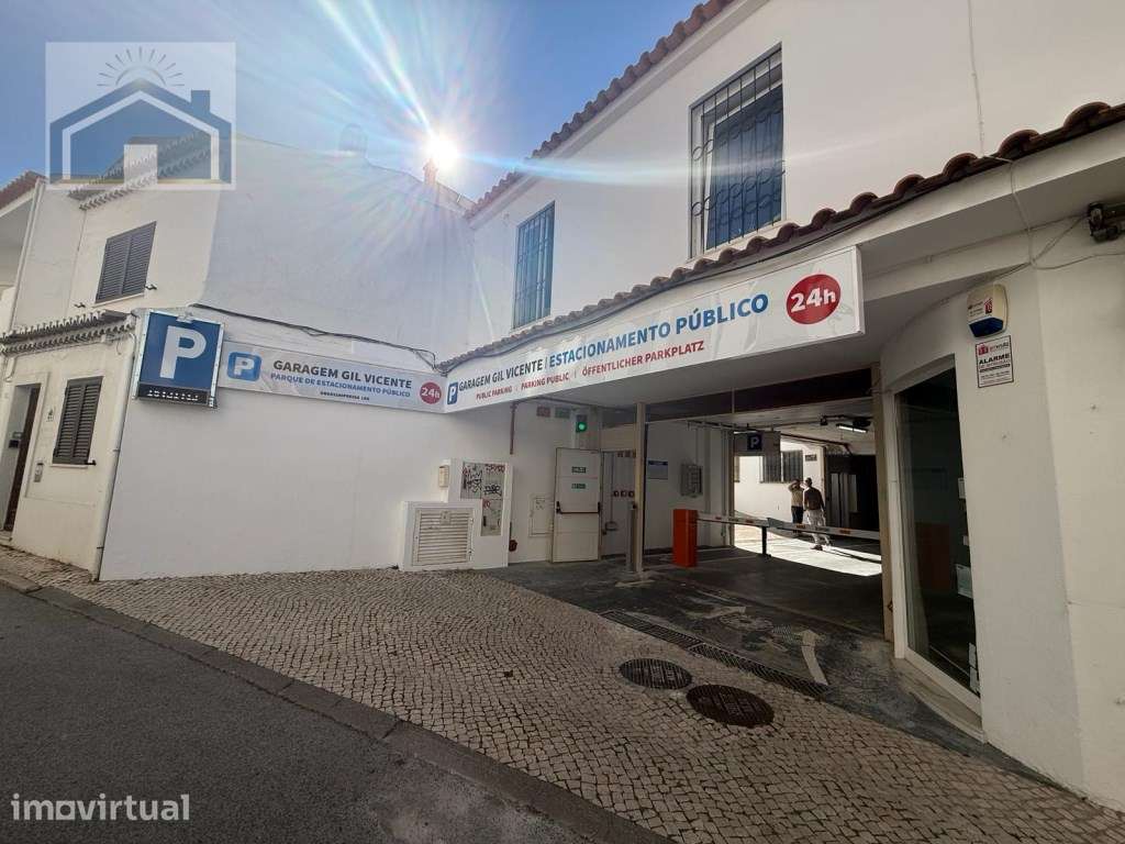 Parque de Estacionamento Automatizado 24h no Centro de Lagos - Grande imagem: 2/21