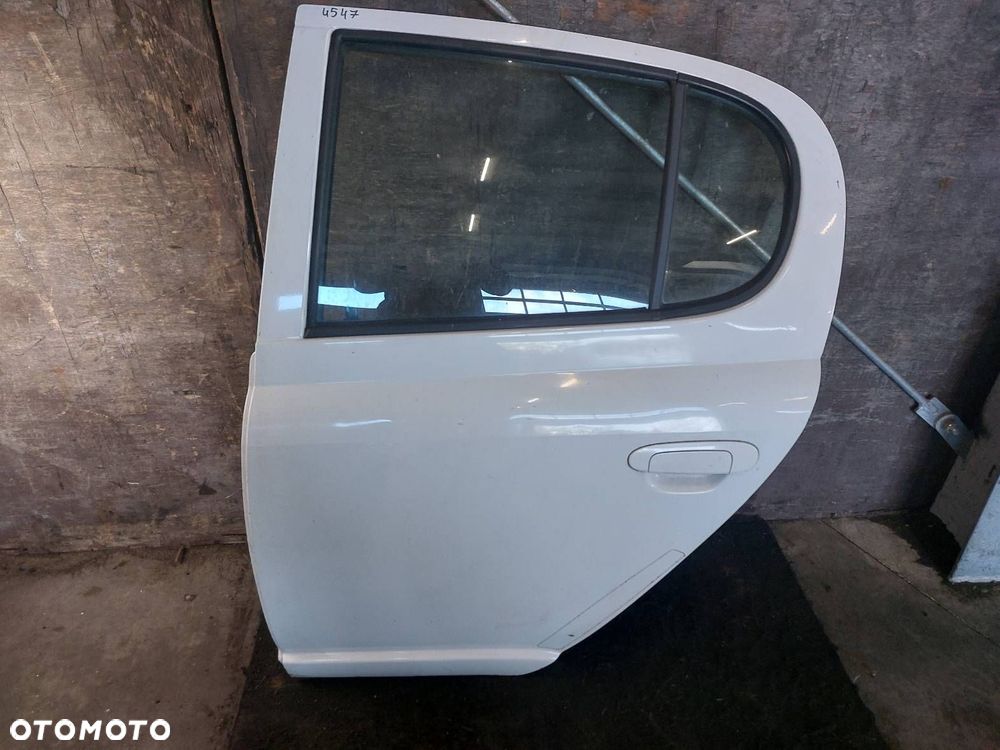 DRZWI KOMPLETNE LEWY TYŁ TOYOTA YARIS I 068 - 1