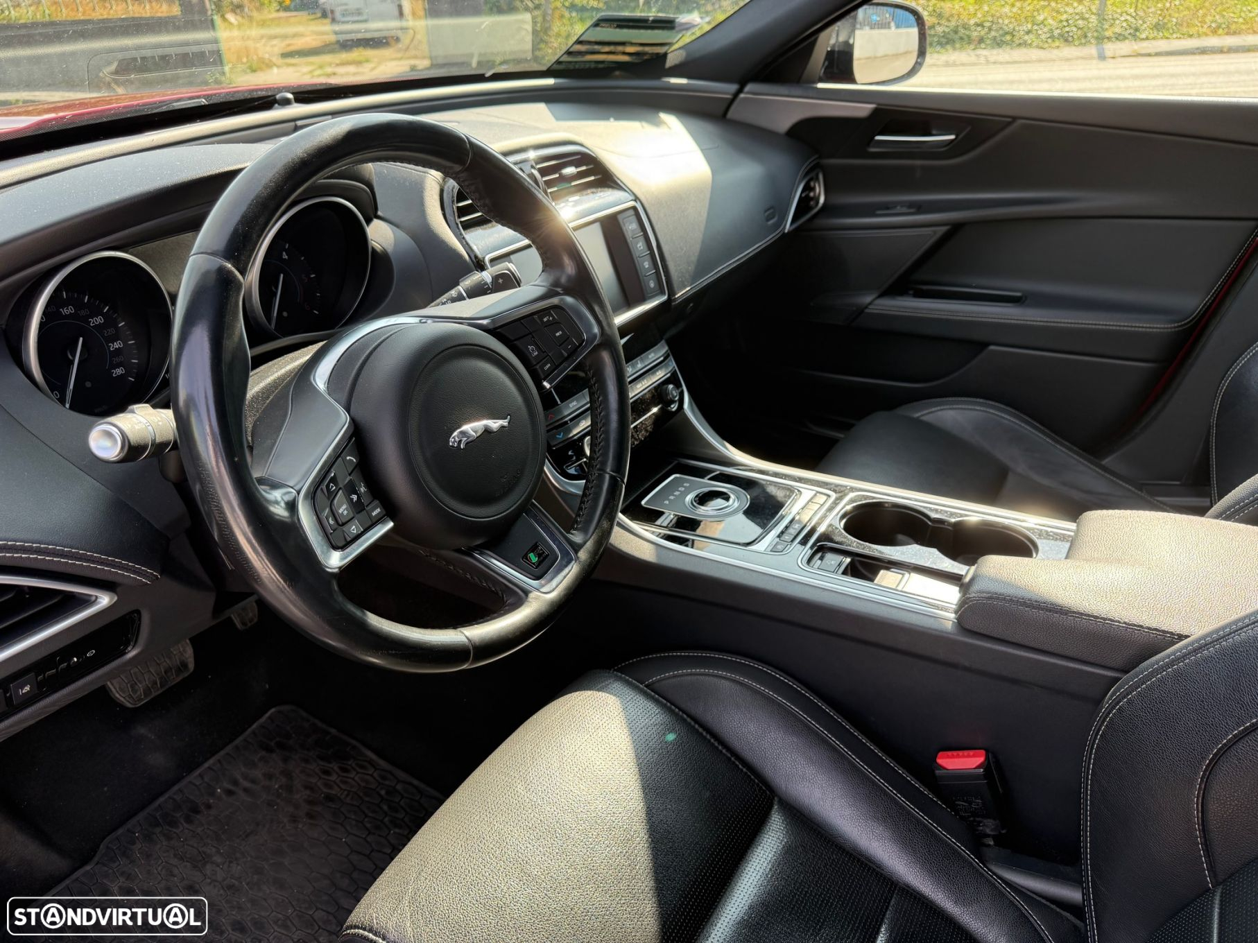 Jaguar XE 2.0 D Portfolio Aut. - 9