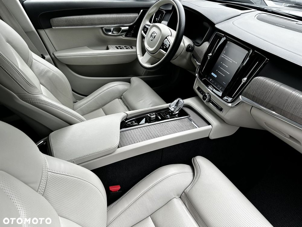 Volvo V90 Cross Country - 11