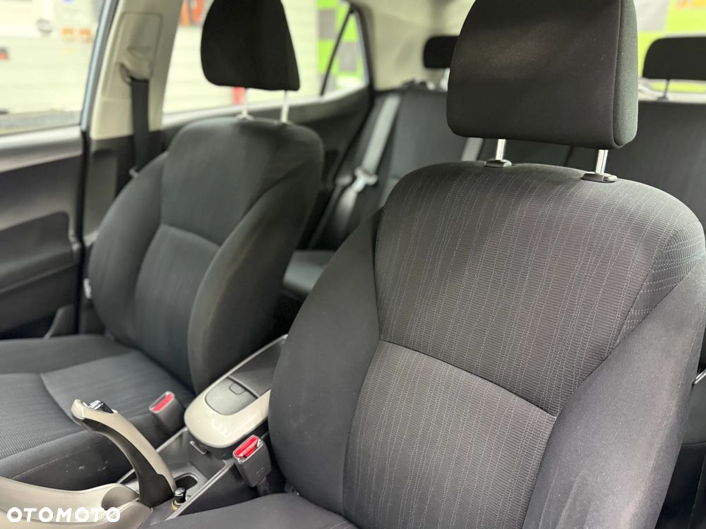 Toyota Auris 1.6 VVT-i Executive - 9