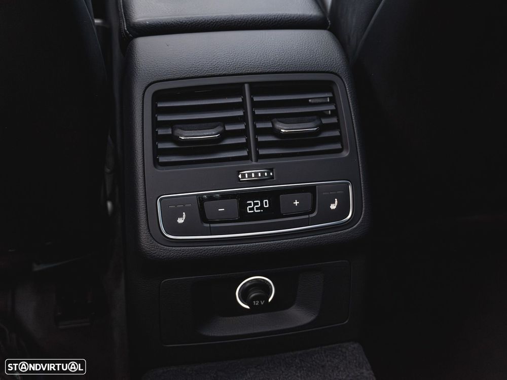 Audi A4 2.0 TDI S-line S tronic - 25