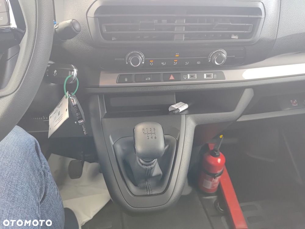 Opel Vivaro - 24