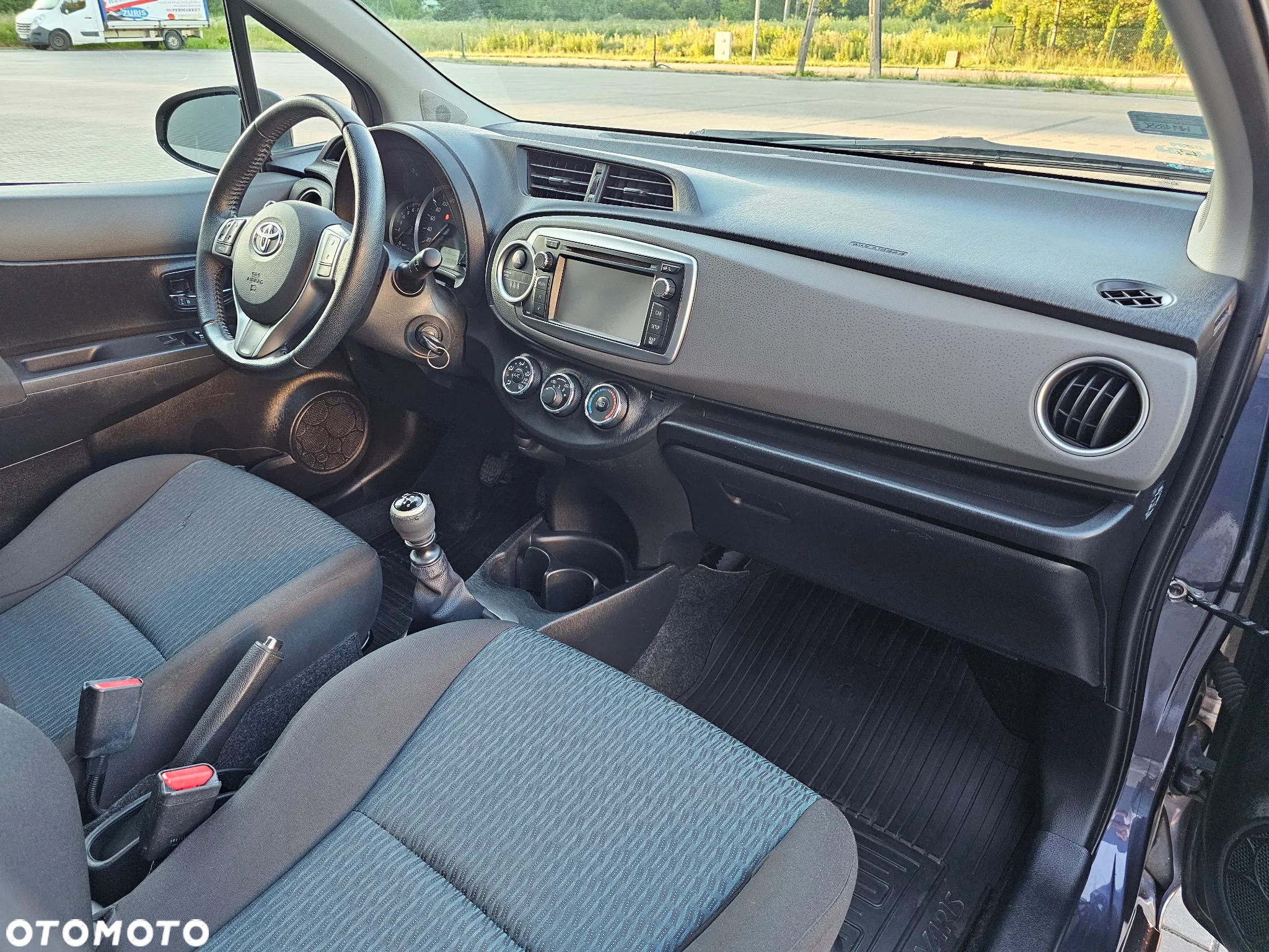 Toyota Yaris - 24