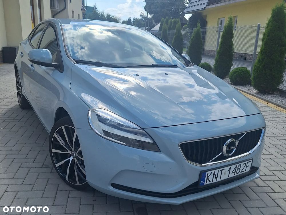 Volvo V40 D2 Momentum - 1