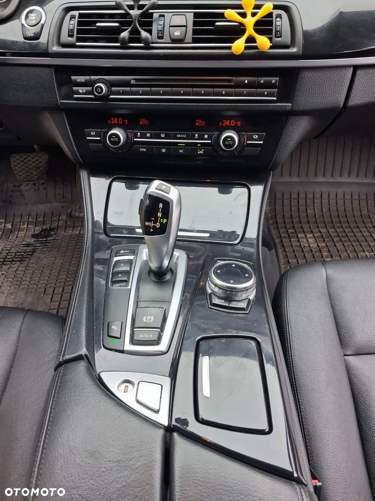 BMW Seria 5 518d Modern Line - 19