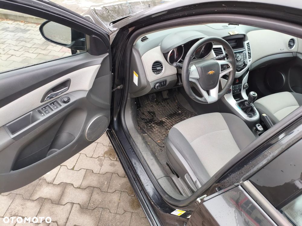 Chevrolet Cruze 1.6 - 17