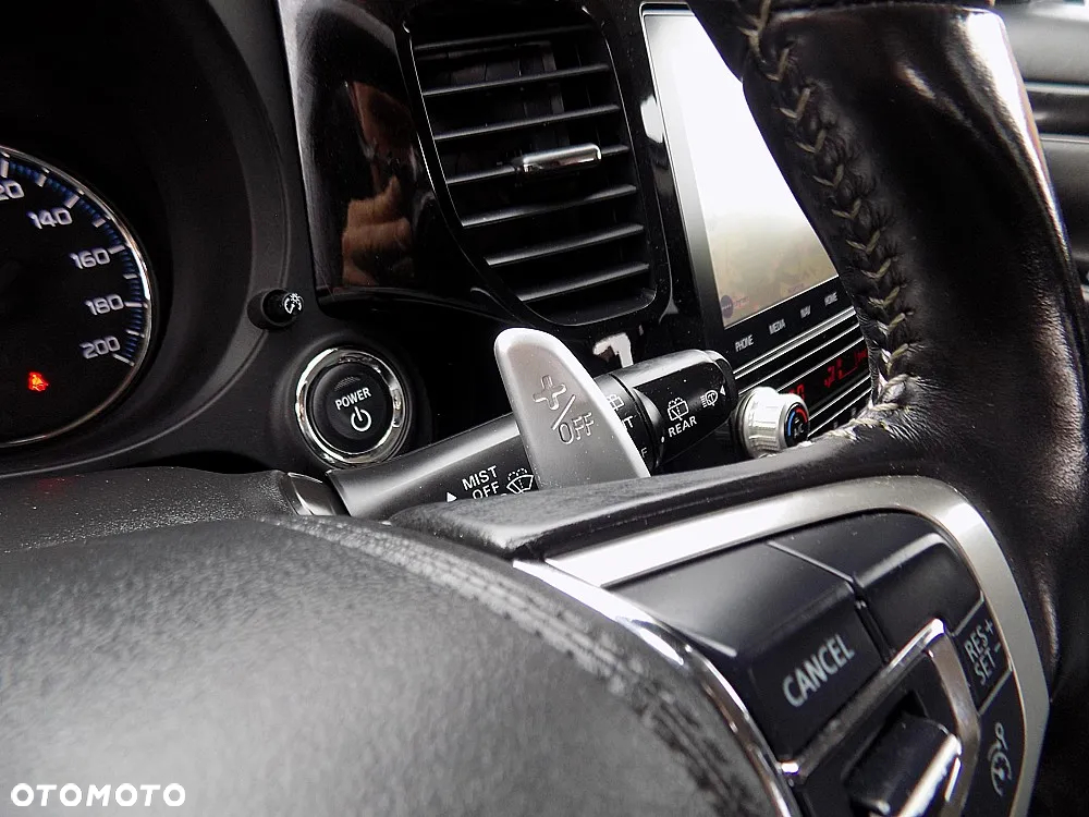 Mitsubishi Outlander 2.4 4WD Plug-In Hybrid Top - 13