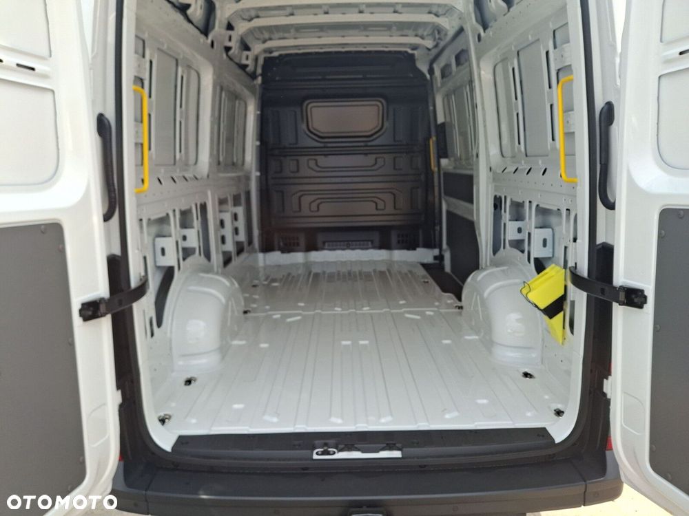 Volkswagen Crafter 35 furgon 140KM 3640 - 25