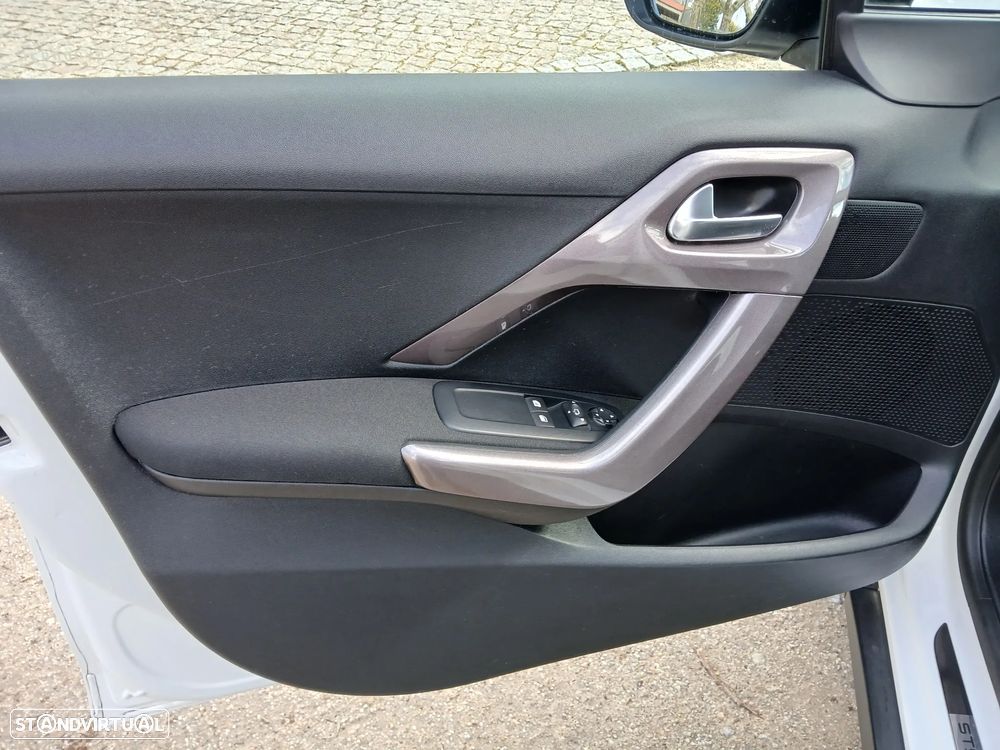 Peugeot 2008 PureTech 82 Style - 20