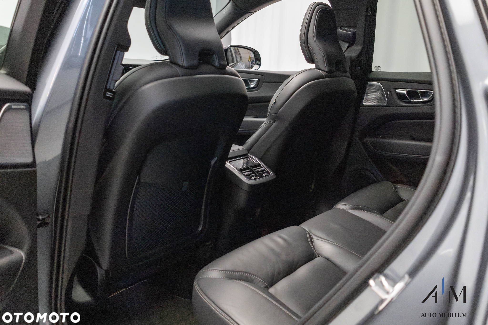 Volvo XC 60 B4 D AWD Ultimate Dark - 30