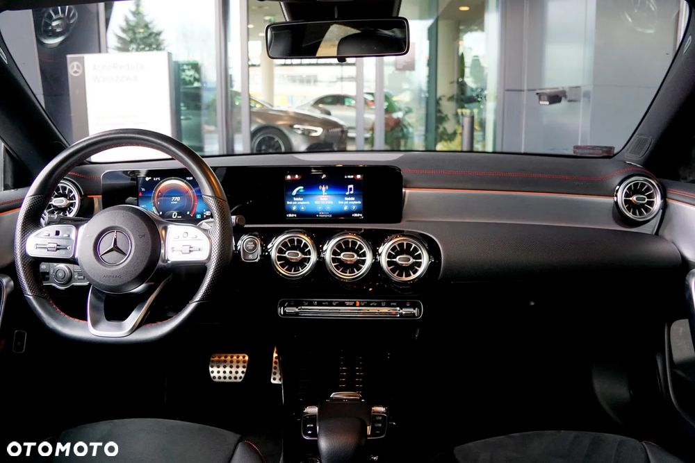 Mercedes-Benz CLA 180 7G-DCT AMG Line - 27