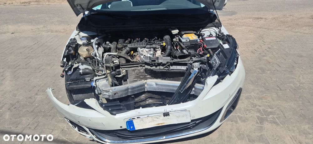 Peugeot 308 1.2 PureTech Allure S&S - 13