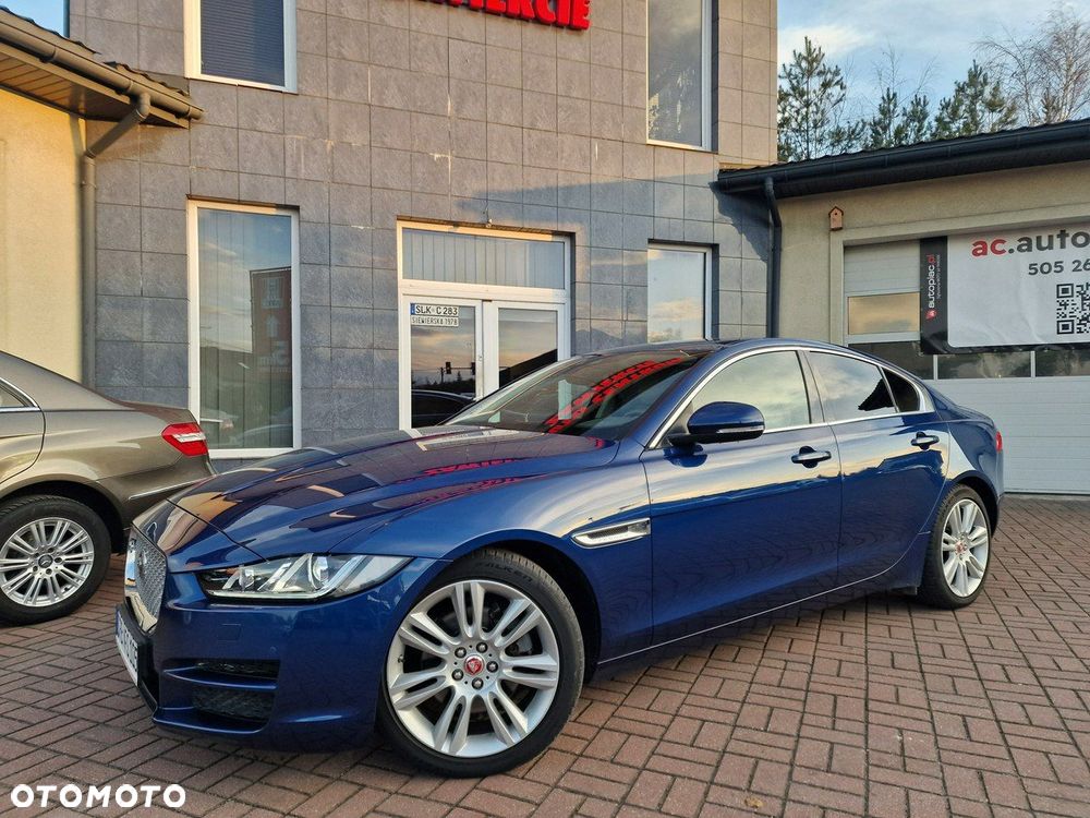 Jaguar XE 20d Prestige - 3