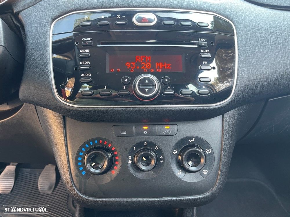 Fiat Punto 1.3 M-Jet Lounge S&S - 29