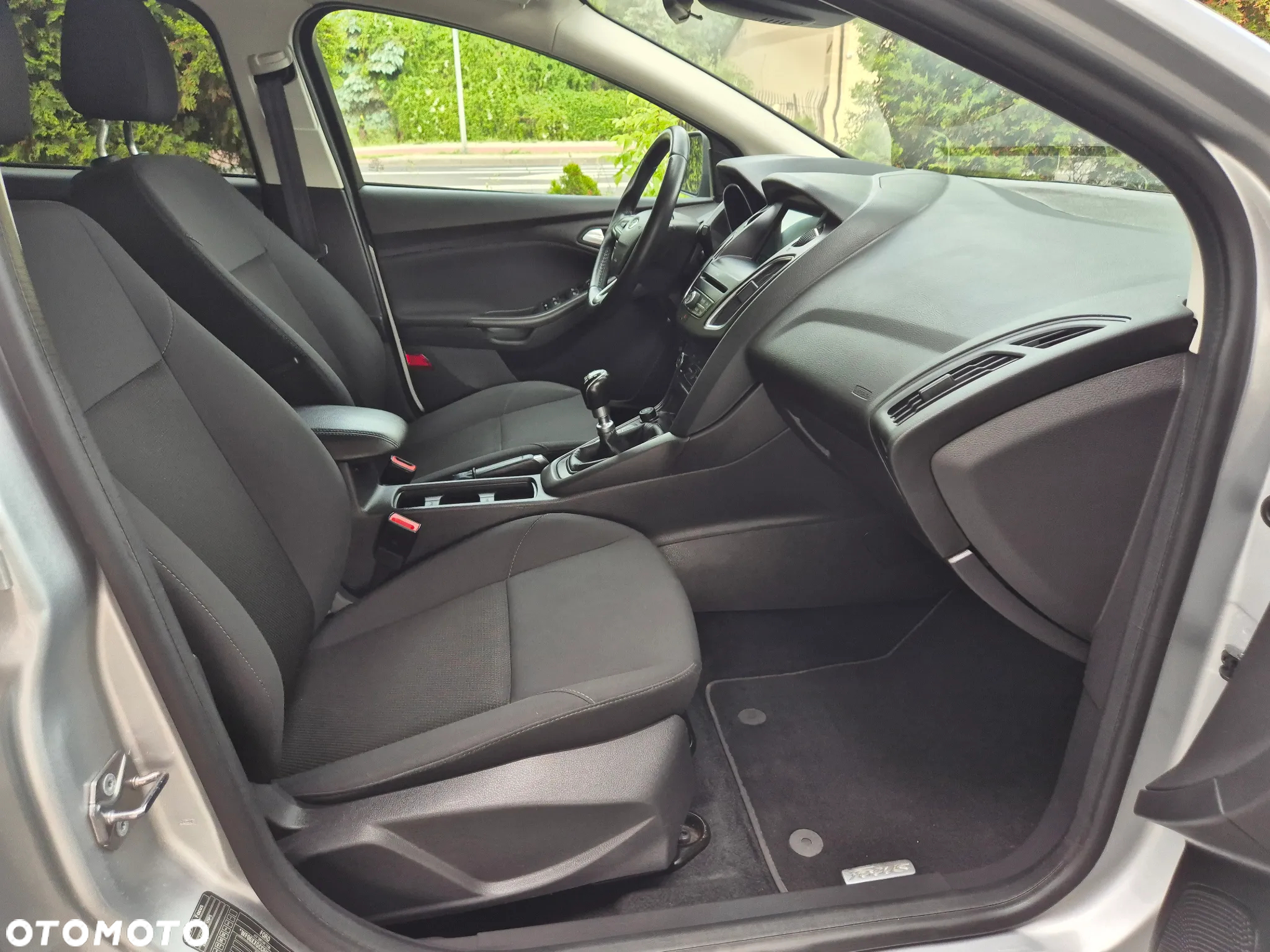 Ford Focus Turnier 1.0 EcoBoost Start-Stopp-System TITANIUM STYLE - 28