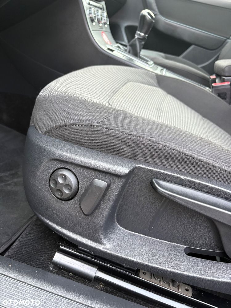 Volkswagen Passat 2.0 Blue TDI SCR Trendline - 11