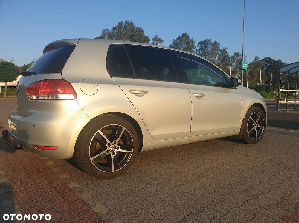 Volkswagen Golf 2010 photo 2